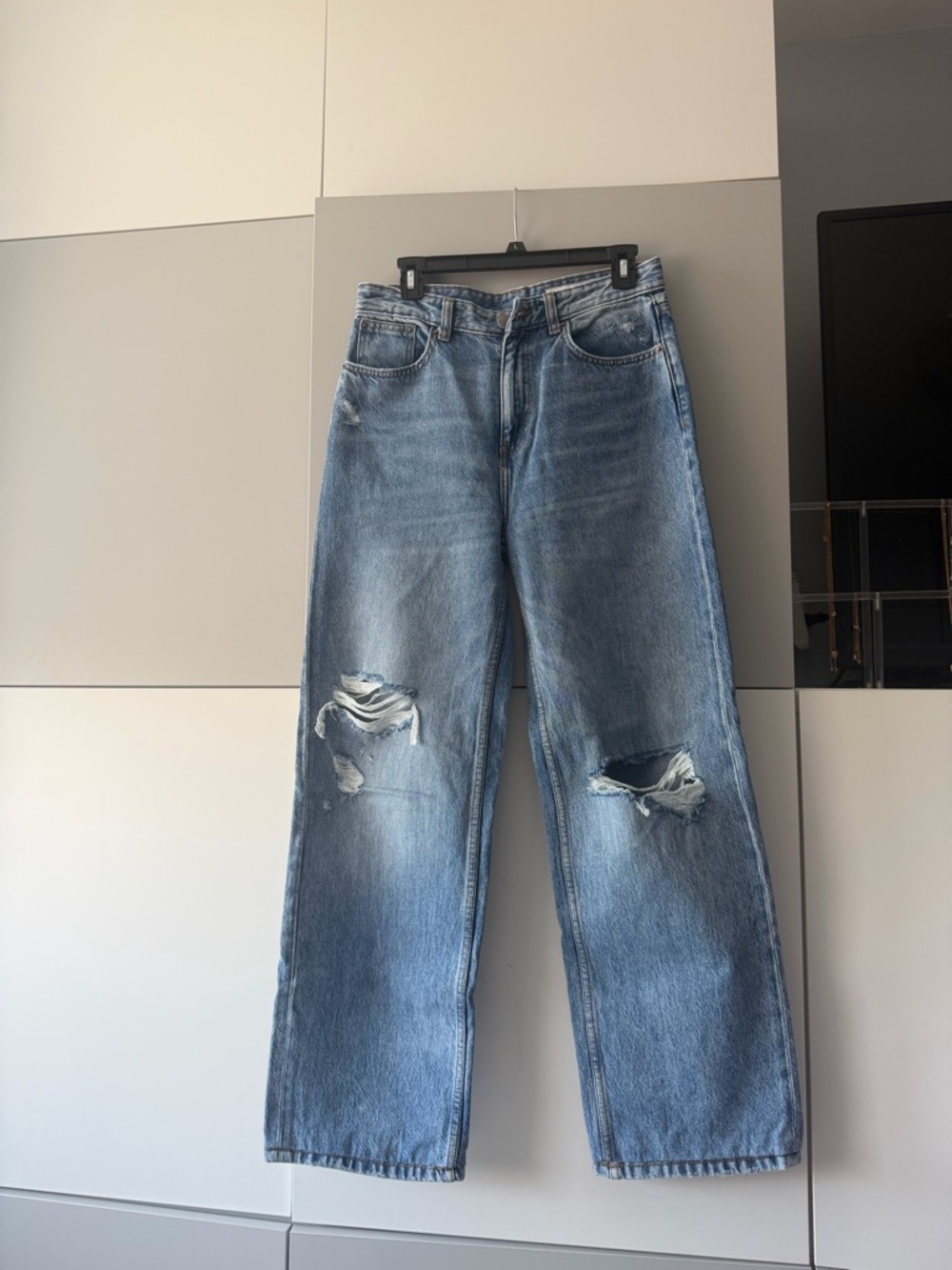 Zara Light Blue Distressed Straight-Leg Jeans